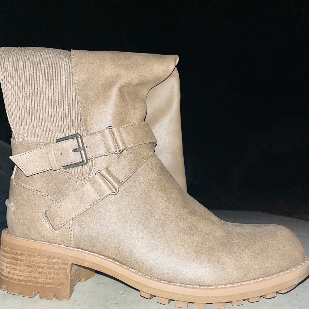 Boots - Picture 2 of 2